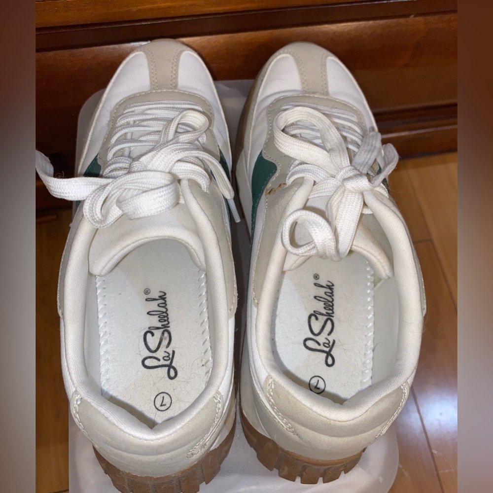La Sheelah white Platform Sneakers size 7M - Picture 2 of 4